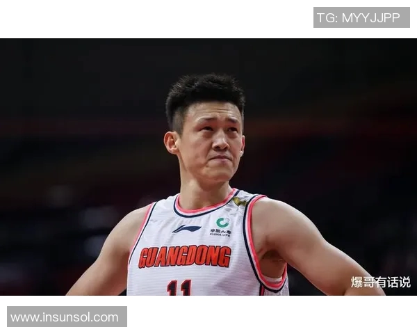 周鹏：从篮球场上的拼搏者到生活中的榜样，激励年轻一代追逐梦想的传奇之路